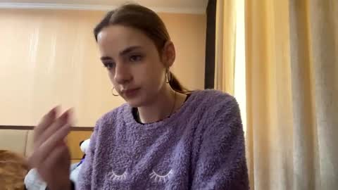 Snapshot of suzannetigerino chatting on 05-02-26, 07:35 Emila online show from 05-02-26, 07:35