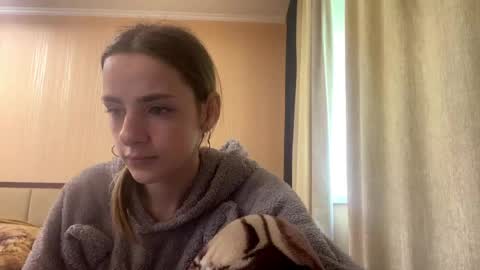 Snapshot of suzannetigerino chatting on 05-06-26, 06:41 Emila online show from 05-06-26, 06:41