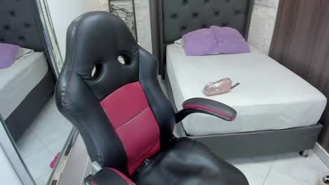 Snapshot of suzetmonaco chatting on 07-18-26, 07:28 S U Z E T online show from 07-18-26, 07:28