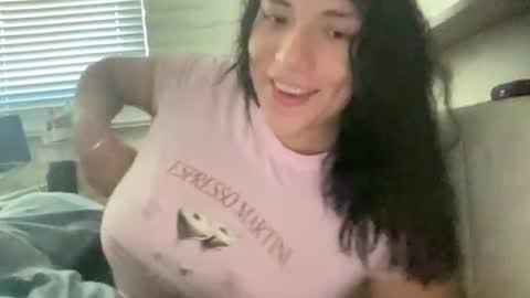 Snapshot of suzyishellawet chatting on 06-28-26, 05:52 Suzy online show from 06-28-26, 05:52