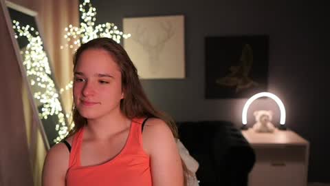 SuzySky online show from 06-12-26, 01:54
