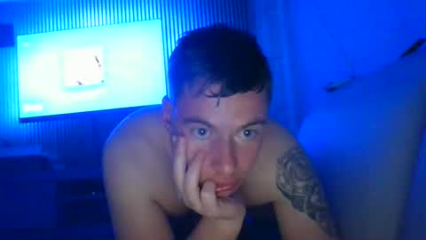 Snapshot of sventwik23 chatting on 04-12-26, 01:43 sventwik23 online show from 04-12-26, 01:43