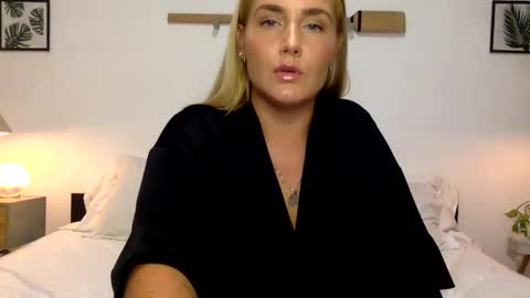 Snapshot of swedish_candii chatting on 01-11-25, 04:06 Swedish Candii online show from 01-11-25, 04:06