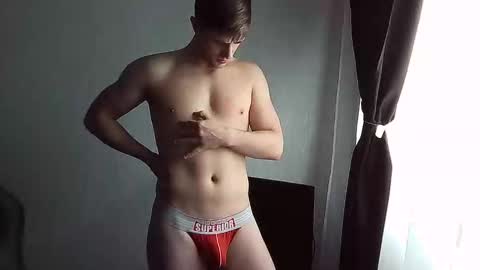 Snapshot of sweeeettt___ chatting on 09-28-25, 07:03 sweeeettt___ online show from 09-28-25, 07:03