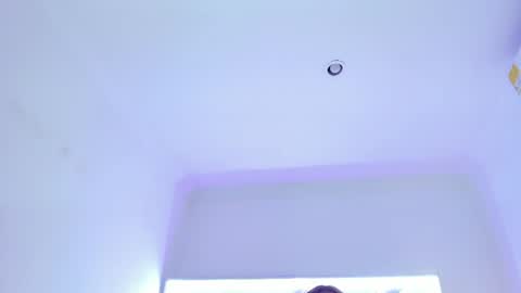Snapshot of sweeetcruvyx chatting on 06-18-26, 09:30 Nikki model independent online show from 06-18-26, 09:30