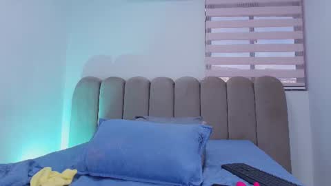 Snapshot of sweegirl_ chatting on 08-01-26, 12:26 Debora online show from 08-01-26, 12:26