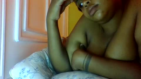 Snapshot of sweet52537 chatting on 07-02-26, 05:24 sweet52537 online show from 07-02-26, 05:24