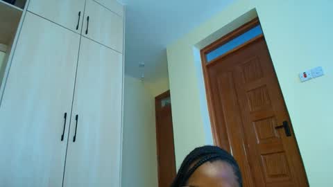 pixiee online show from 04-25-26, 11:57