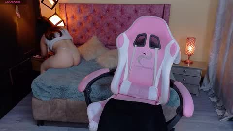 sweet__thang online show from 10-25-25, 05:26