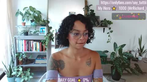 Snapshot of sweet_bluee chatting on 05-22-26, 04:12 Tutti online show from 05-22-26, 04:12