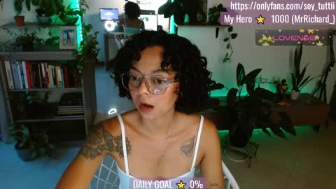 Snapshot of sweet_bluee chatting on 05-23-26, 11:09 Tutti online show from 05-23-26, 11:09