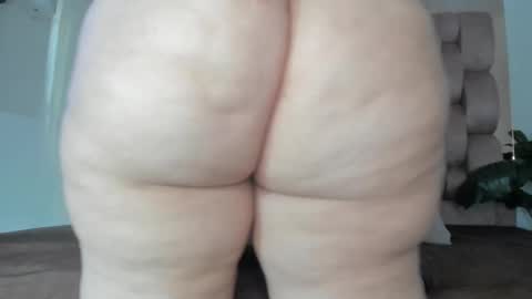 Chelsy  online show from 10-24-25, 12:01