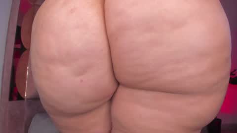 Snapshot of sweet_booty1 chatting on 04-29-26, 06:03 Chelsy online show from 04-29-26, 06:03