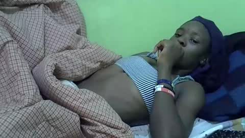 sweet_candie01 online show from 11-24-25, 03:39