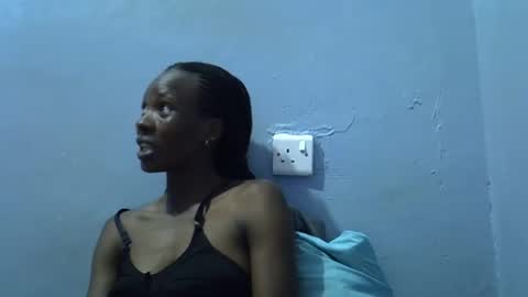 Snapshot of sweet_candie01 chatting on 05-05-26, 06:43 sweet_candie01 online show from 05-05-26, 06:43