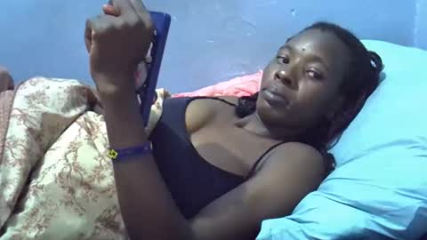 Snapshot of sweet_candie01 chatting on 05-25-26, 04:07 sweet_candie01 online show from 05-25-26, 04:07
