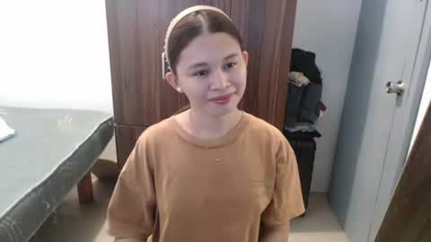 sweet_cassyxx online show from 03-16-26, 08:40