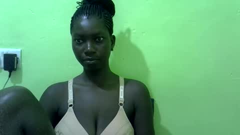 sweet_cherie1 online show from 02-03-26, 06:22