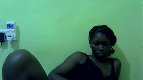 sweet_cherie1 online show from 05-20-26, 05:41