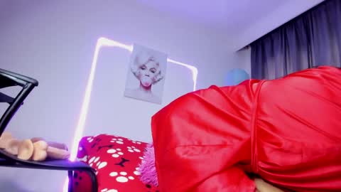 Snapshot of sweet_cinamon69 chatting on 04-18-26, 07:07 Canela online show from 04-18-26, 07:07