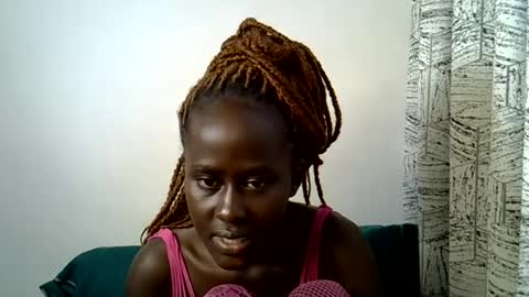 Snapshot of sweet_diva19 chatting on 06-26-26, 09:25 sweet_diva19 online show from 06-26-26, 09:25