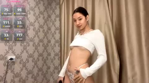 Snapshot of sweet_ember chatting on 06-18-26, 03:29 Hot heart Kely online show from 06-18-26, 03:29
