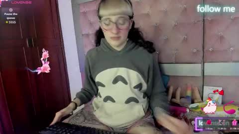  emmili  online show from 03-27-26, 12:38