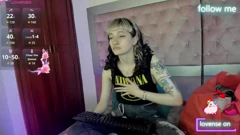  emmili  online show from 04-08-26, 12:27