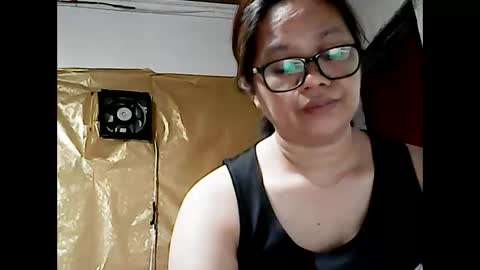 Snapshot of sweet_faye05 chatting on 03-13-26, 01:56 sweet_faye05 online show from 03-13-26, 01:56