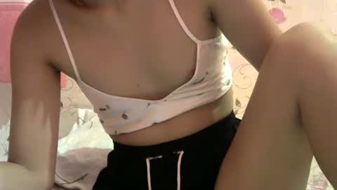 Snapshot of sweet_gamella chatting on 01-16-25, 01:37 Gael online show from 01-16-25, 01:37