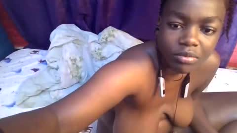 Snapshot of sweet_hennessey chatting on 05-04-26, 11:17 sweet_hennessey online show from 05-04-26, 11:17