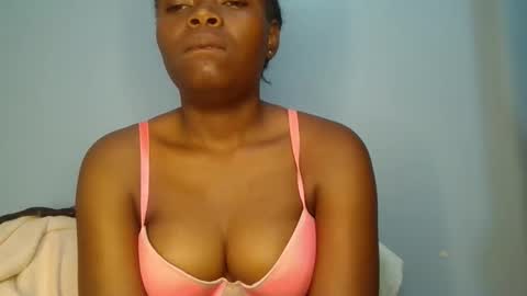 Snapshot of sweet_jamiie chatting on 09-25-25, 02:37 jay online show from 09-25-25, 02:37