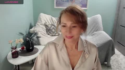 Snapshot of sweet_kitty5 chatting on 09-12-25, 05:29 Helen online show from 09-12-25, 05:29