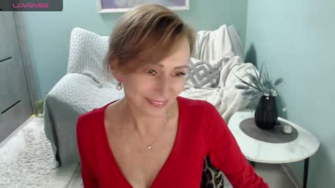 Snapshot of sweet_kitty5 chatting on 09-18-25, 04:47 Helen online show from 09-18-25, 04:47