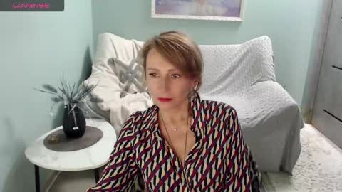 Snapshot of sweet_kitty5 chatting on 09-25-25, 07:34 Helen online show from 09-25-25, 07:34