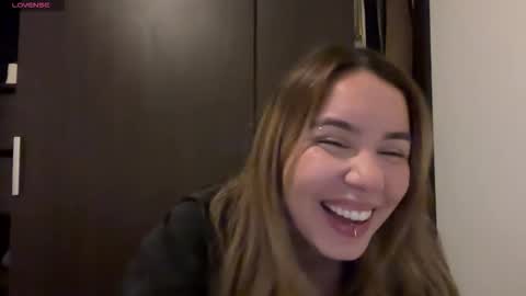 Larissa online show from 01-11-26, 01:43