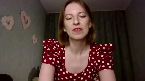 sweet_lilbunny online show from 09-19-25, 02:29