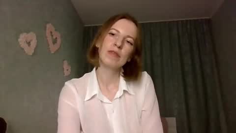 sweet_lilbunny online show from 09-21-25, 05:47