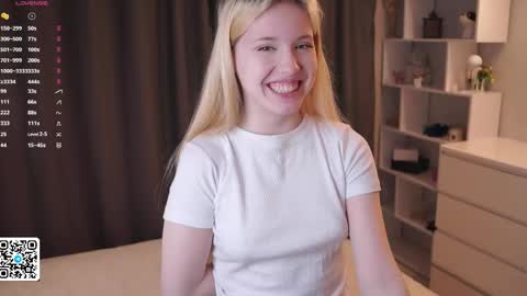Lily online show from 05-15-26, 09:00
