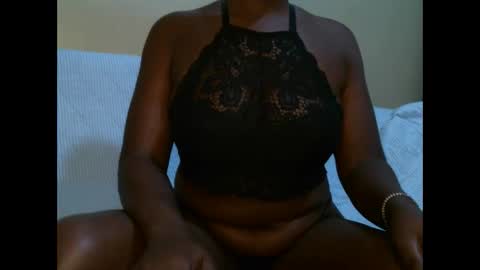 Snapshot of sweet_lovis chatting on 09-22-25, 01:18 lovis online show from 09-22-25, 01:18
