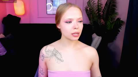 Snapshot of sweet_lucile chatting on 05-03-26, 02:01 Lucy online show from 05-03-26, 02:01