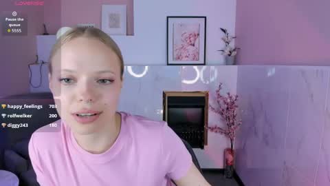 Snapshot of sweet_lucile chatting on 05-25-26, 01:55 Lucy online show from 05-25-26, 01:55