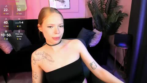 Snapshot of sweet_lucile chatting on 05-26-26, 06:09 Lucy online show from 05-26-26, 06:09