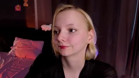 Snapshot of sweet_lynx chatting on 07-20-26, 03:58 Lana online show from 07-20-26, 03:58
