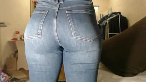 Snapshot of sweet_martinique chatting on 10-06-25, 06:49 TexasPAWG101 online show from 10-06-25, 06:49