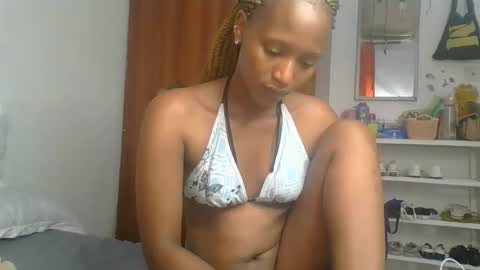 Snapshot of sweet_melod chatting on 04-29-26, 02:15 Linda online show from 04-29-26, 02:15