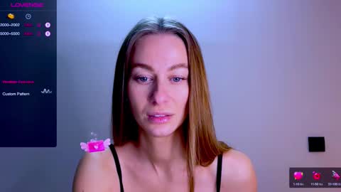 Mia online show from 09-28-25, 01:16