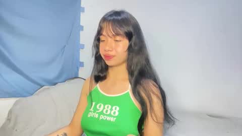 Snapshot of sweet_molly420 chatting on 02-21-26, 01:28 sweet molly420 online show from 02-21-26, 01:28