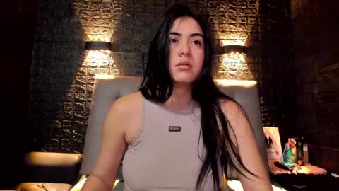 Snapshot of sweet_moniicaa chatting on 02-05-25, 10:51 Monica online show from 02-05-25, 10:51