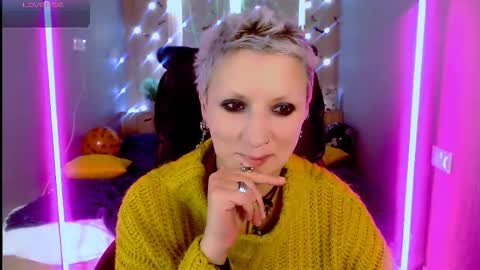 Snapshot of sweet_n_strong chatting on 10-28-25, 08:07 sweet_n_strong online show from 10-28-25, 08:07